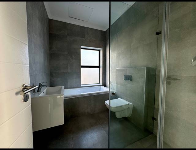 3 BEDROOM HOUSE FOR SALE IN SANDOWN